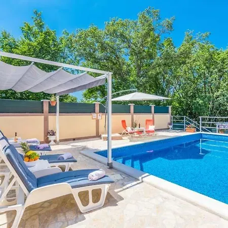 Sleeps 7 Pool Air Con Wifi ヴィラ *