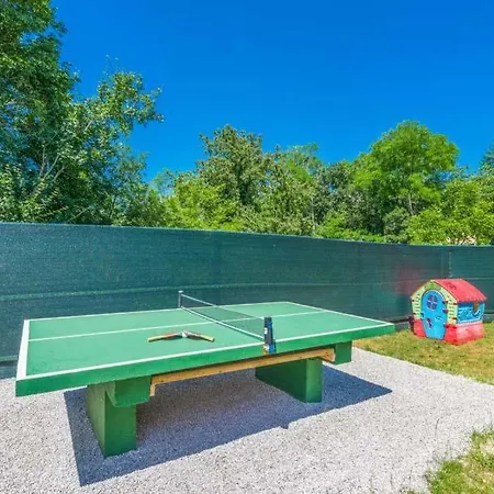 ヴィラ Sleeps 7 Pool Air Con Wifi Šumber